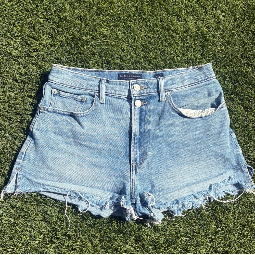 Lucky Brand Womens Size 6/28 31x2 Relaxed Shorts Denim Cut Off Light Wash Blue